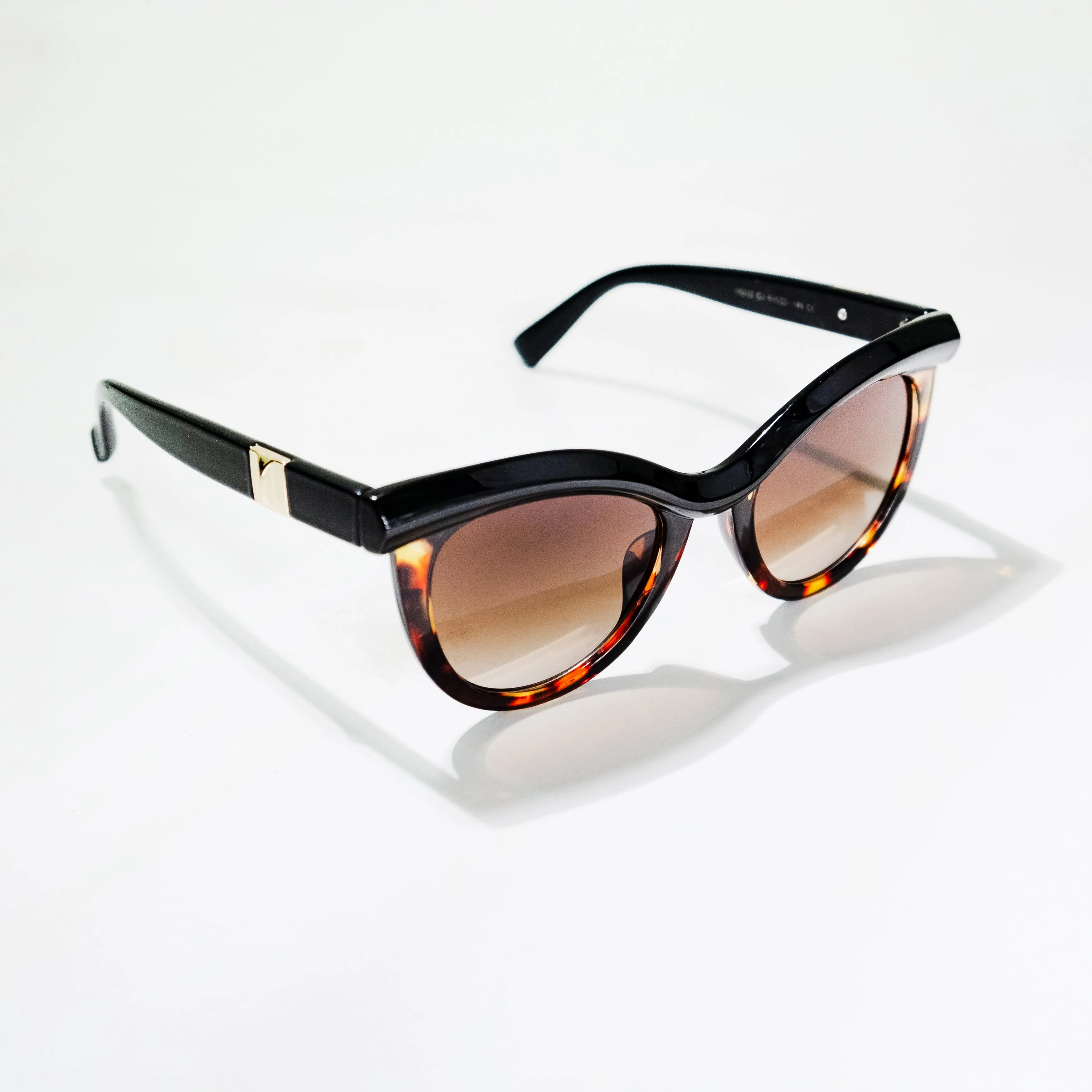 Chokore Vintage Cat-Eye Sunglasses with UV400 Protection (Black & Brown)