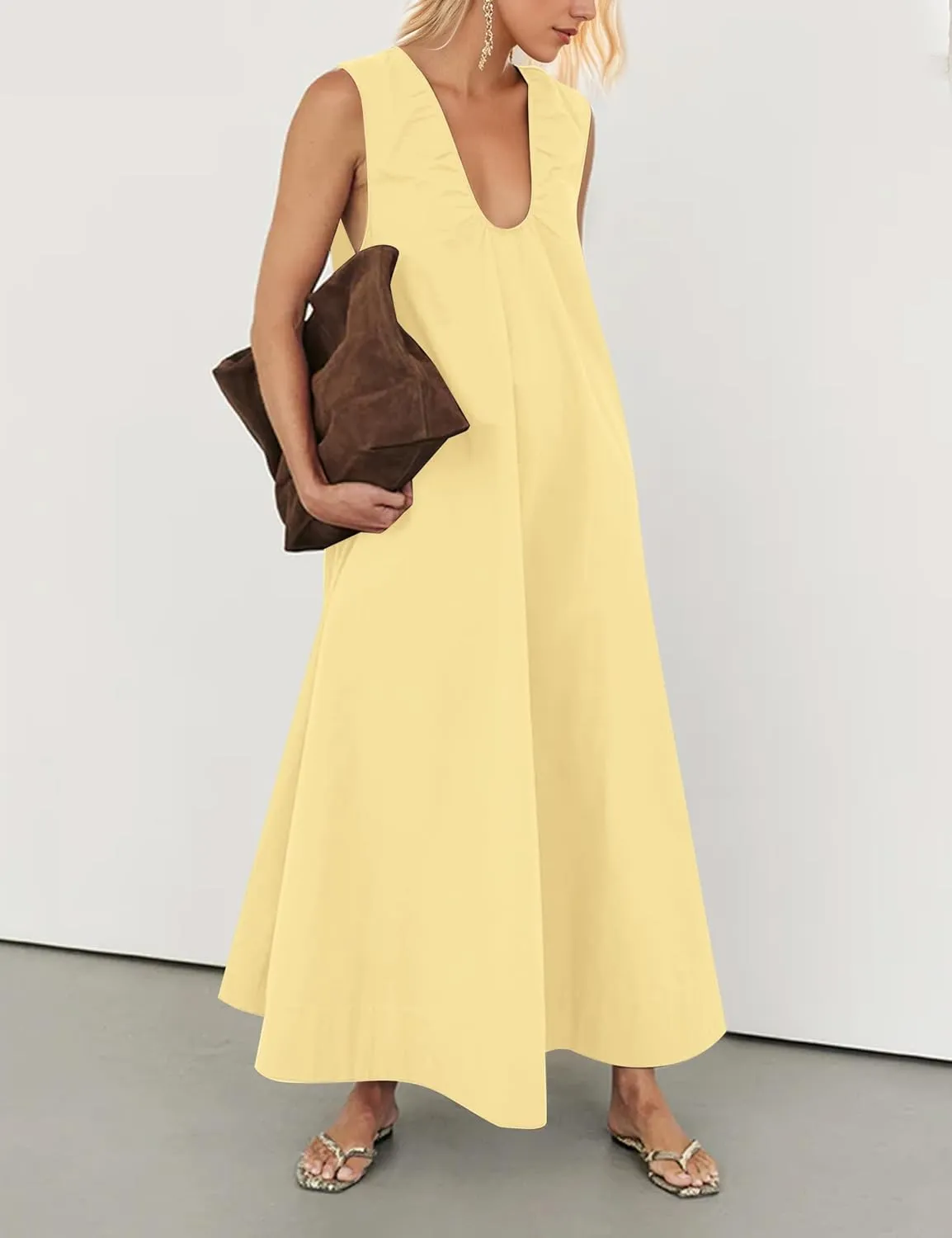 MISSACTIVER Women's Sleeveless Maxi Dress Scoop Neck Ruched Long Dress with Side Pockets Wide Shoulder Elegant Blouse Dresses