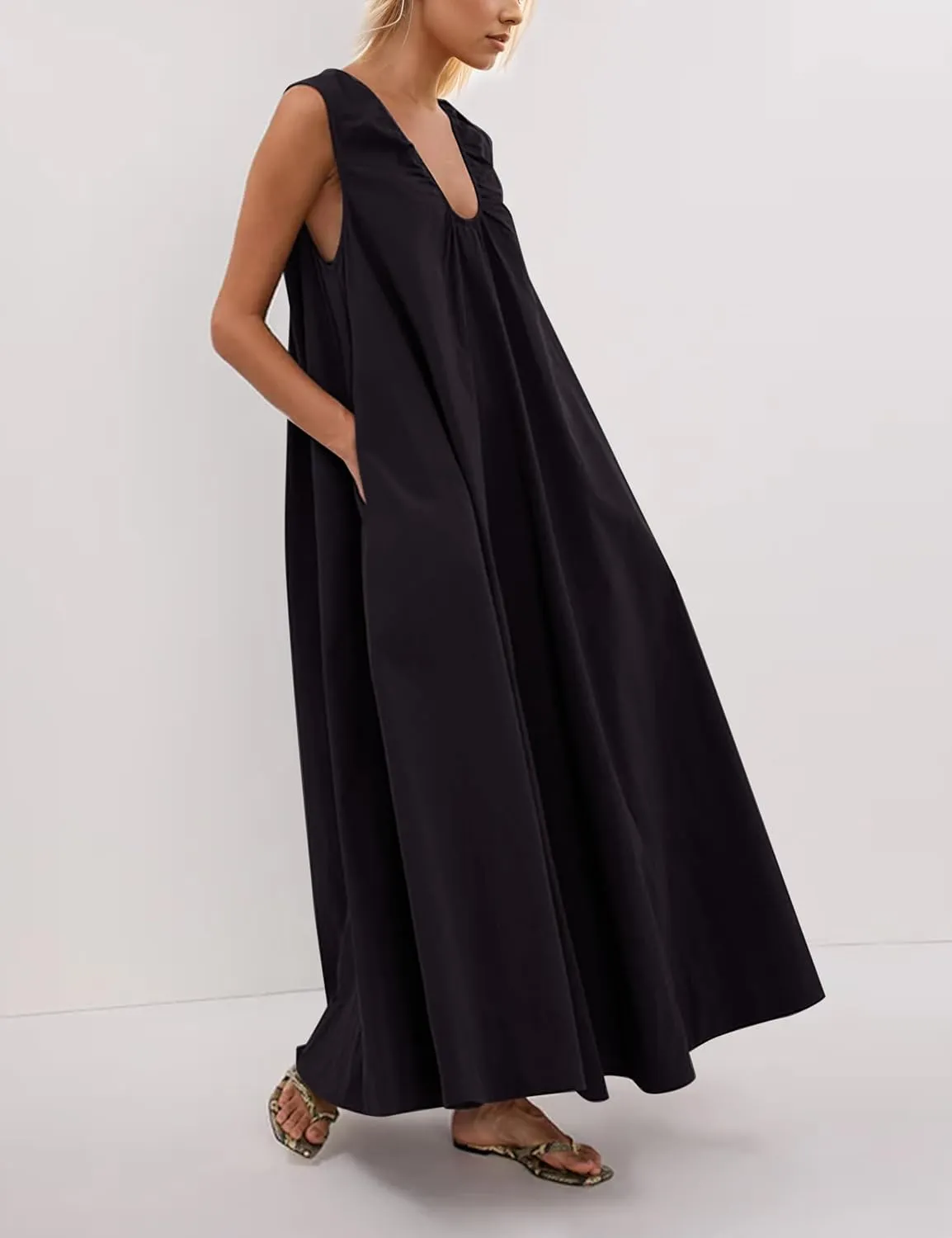 MISSACTIVER Women's Sleeveless Maxi Dress Scoop Neck Ruched Long Dress with Side Pockets Wide Shoulder Elegant Blouse Dresses