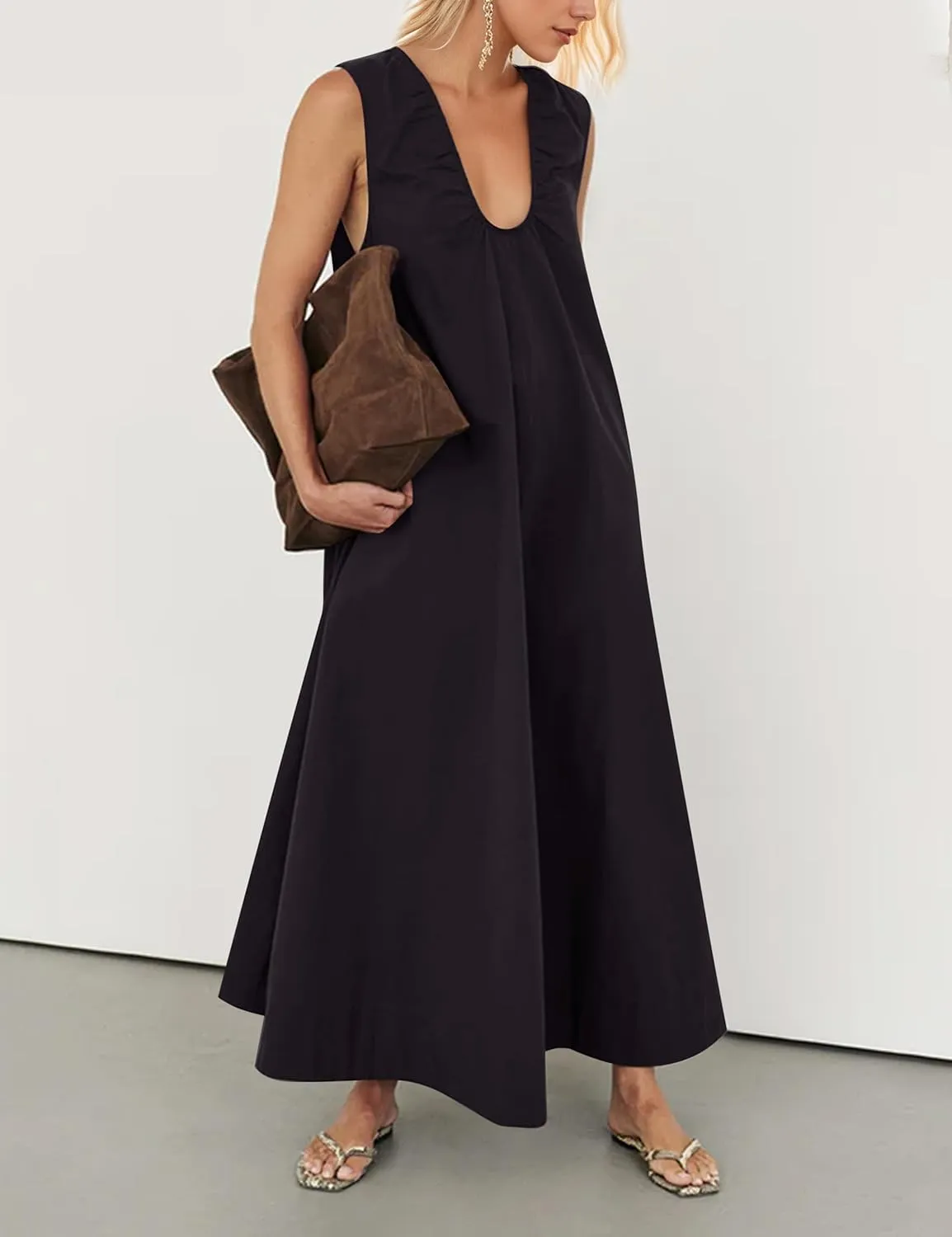 MISSACTIVER Women's Sleeveless Maxi Dress Scoop Neck Ruched Long Dress with Side Pockets Wide Shoulder Elegant Blouse Dresses