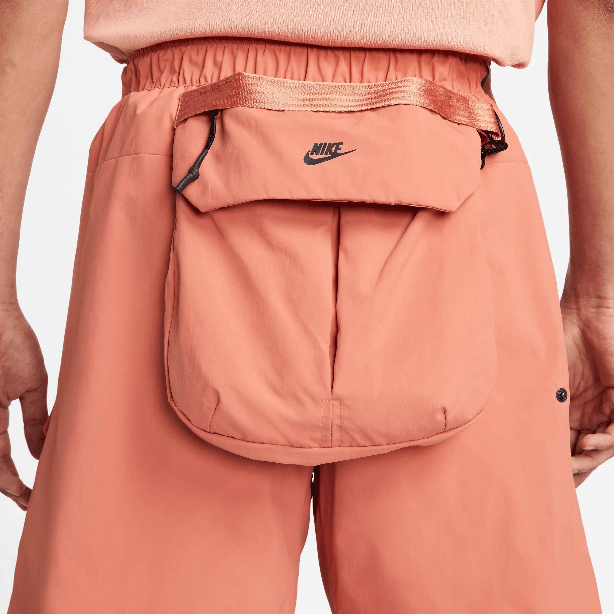 NIKE SW TECH PACK CARGO SHORTS (MADDER ROOT)