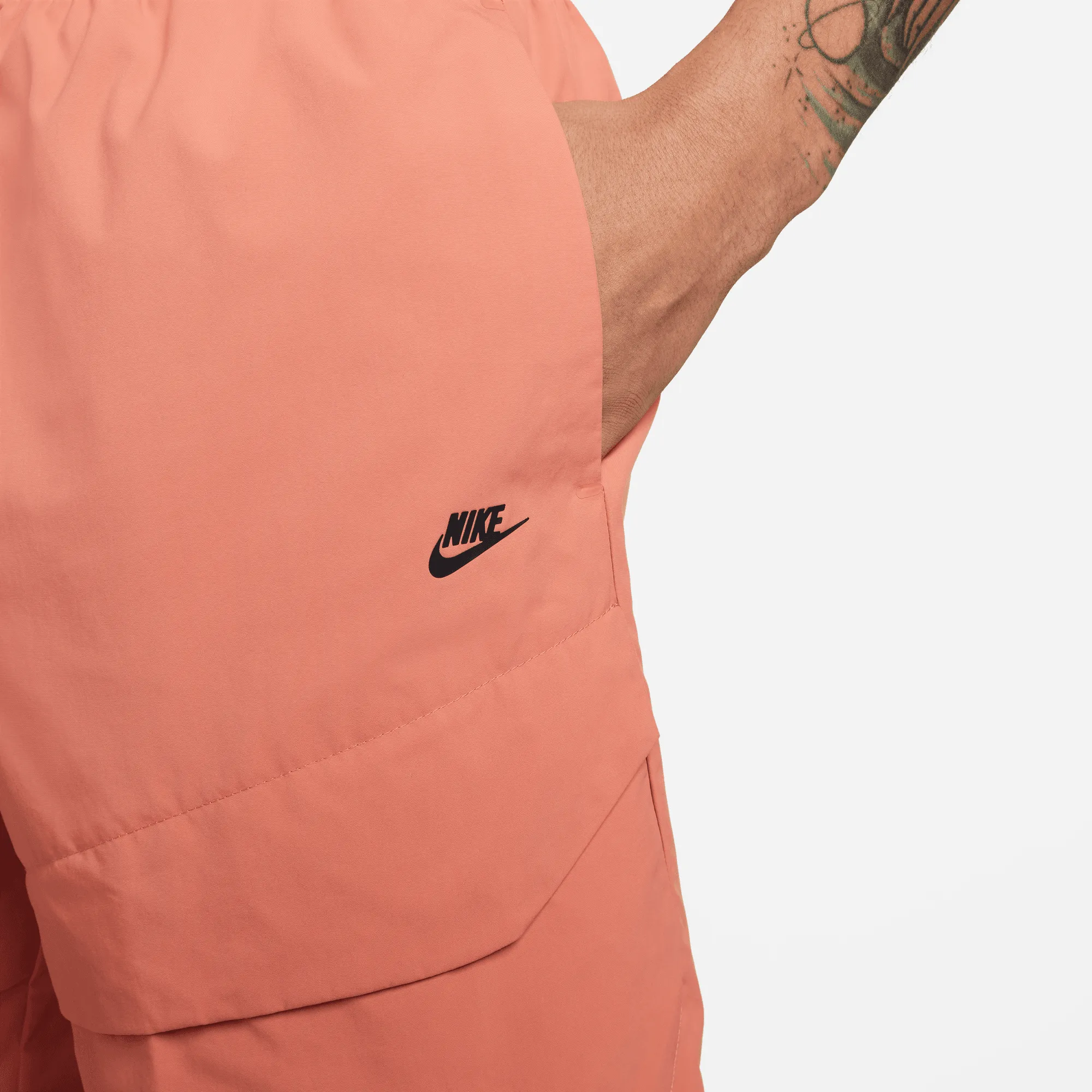 NIKE SW TECH PACK CARGO SHORTS (MADDER ROOT)